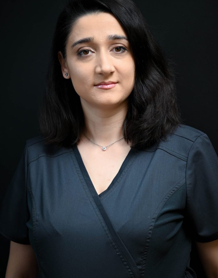 Dr. Anamaria Carapcea