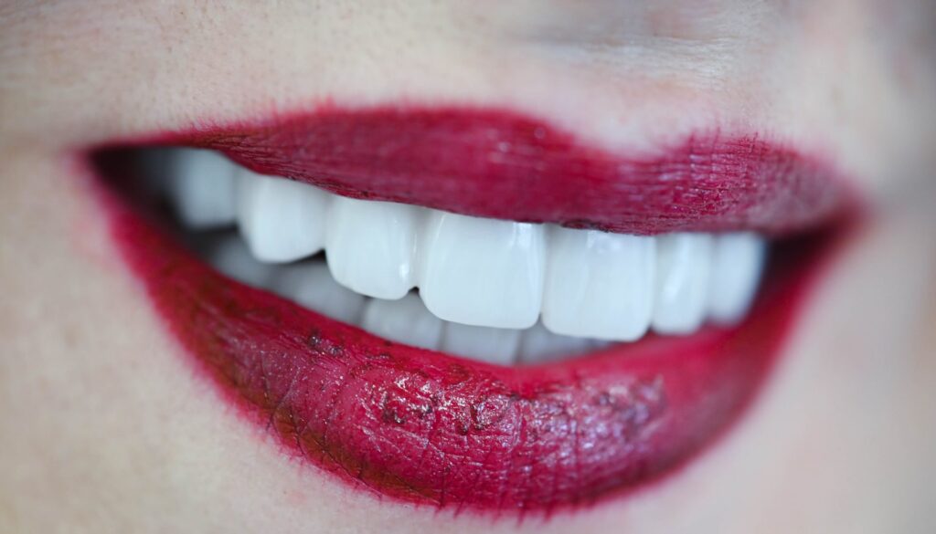 Terapie și estetică dentară