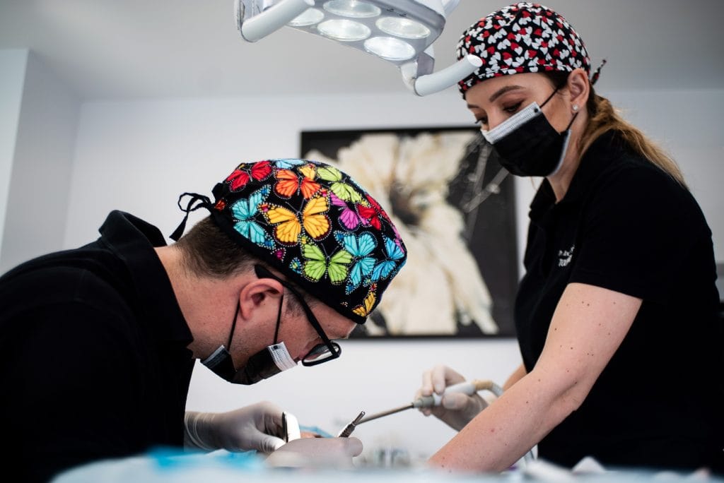 Implantologie dentară